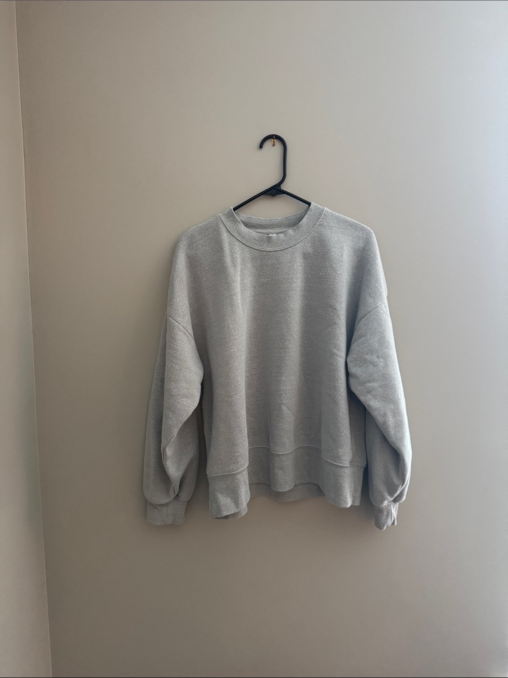 Women's Light Gray Crewneck Pullover Sweatshirt
